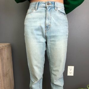 Urban Outfitters - Light washed Jeans